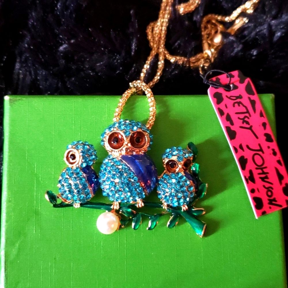 NIP Betsey Johnson Owl Necklace